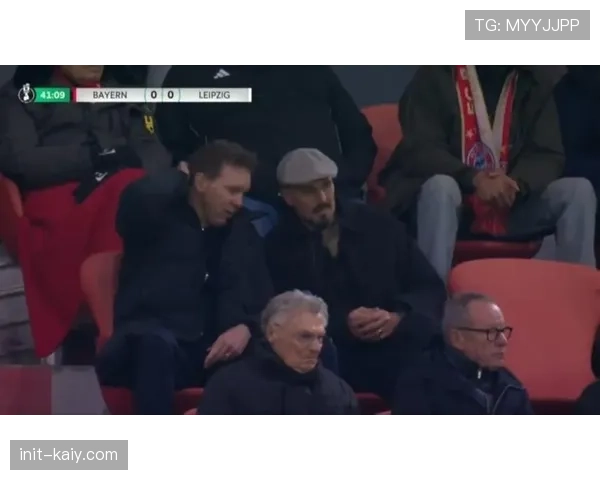 传闻:某英超球队球探现身德国,考察德甲多位转换能力突出的边卫 传闻:某英超球队球探现身德国,考察德甲多位转换能力突出的边卫